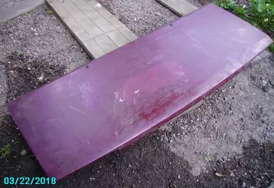 Capot moteur d'un ancien Renault Espace Phase 1.