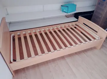 bureau, lit tiroir et matelas