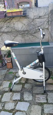Vélo d'appartement vintage