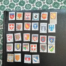 donne timbres ecusson 1lot par envoie