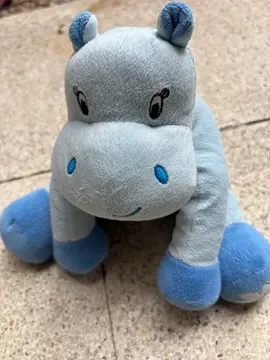 peluche hippopotame avec grelot