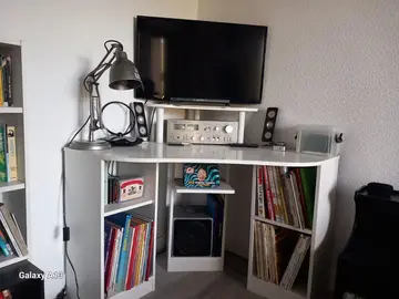 Bureau d'étudiant en mélaminé blanc