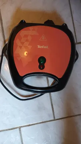 Un gaufrier électrique