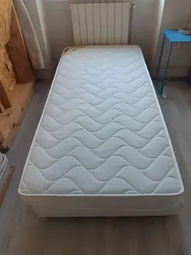 Lit (sommier + matelas) 1 place, 90x200