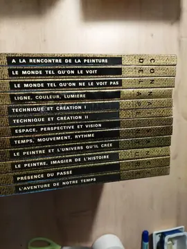 12 volumes Connaissance des Arts