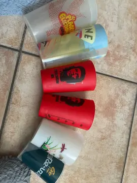 gobelets en plastique