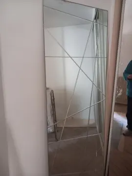 donne grand mirroir vintage