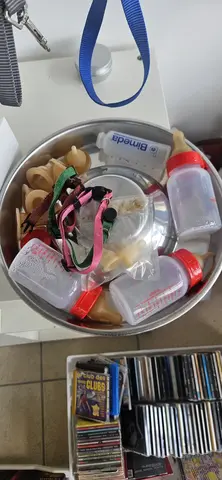 biberons, gamelle et laisses pour chiots