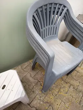 chaises en plastique