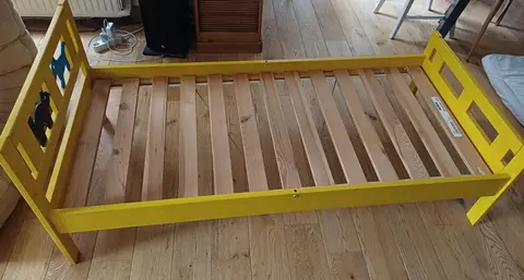 Lit enfant 160x70 + matelas et draps