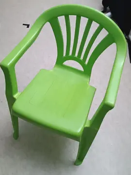 Chaise enfant en plastique