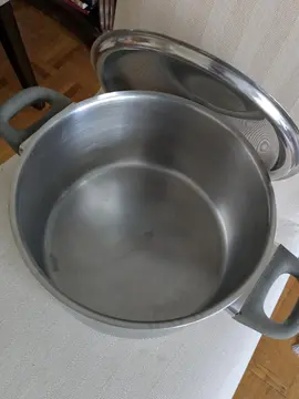 Cocotte inox 25cm de diamètre