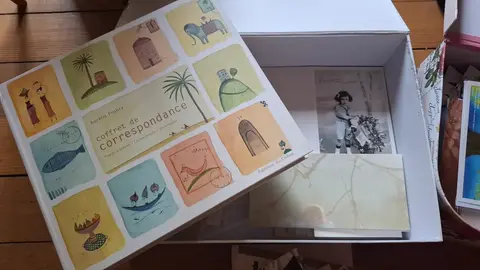 cartes postales, carte de voeux, cartes de mariage et papiers a lettre