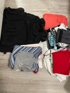 lot vêtements pour femme (taille 36 environ)