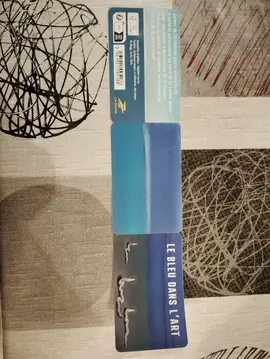 carnet timbres vide le bleu dans l'art