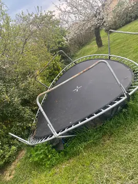 donne trampoline a rénove, toile en parfait état 366cm diametre