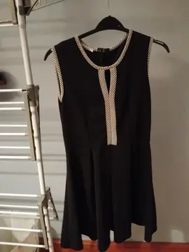 robe noire sans manche