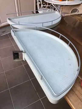 Rangement d'angle pivotant pour meuble cuisine