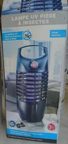 Lampe UV, piège à insectes