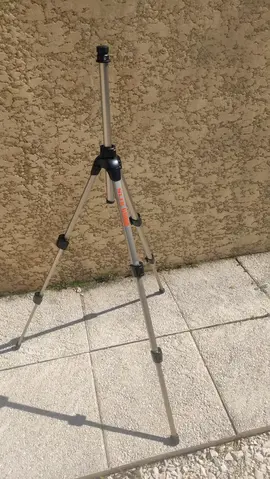 Trépied appareil photo incomplet