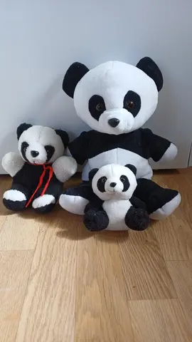 3 peluches panda
