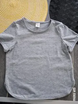 2 t-shirt pour petite fille