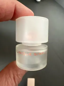 mignature de parfum clinique simply