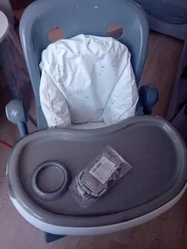 chaise haute bébé + reducteur mousse