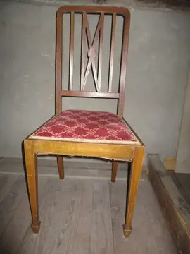 Vieille chaise, style non identifié