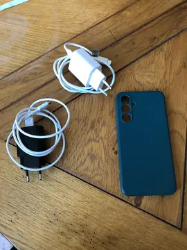 Chargeur téléphone et coque