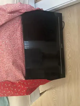 Télé Sony ( sans TNT) et vitrine sans vitre