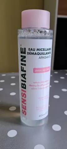 Eau micellaire démaquillante
