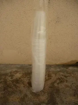 75 verres en plastique de 50 cl