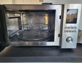 Four à micro-ondes