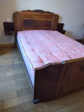 lit double : matelas tapissier + sommier + bois de lit