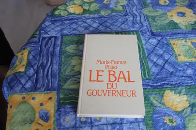 roman "Le Bal du Gouverneur"