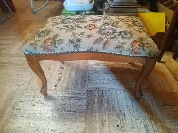 Tabouret, repose pieds