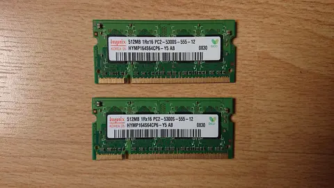 2 mémoires hynix So-dim 512Mo DDR2 667Mhz