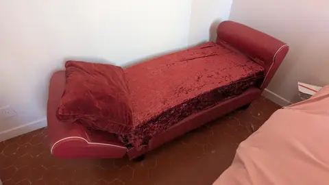 banquette rouge années 60 , accoudoirs amovibles