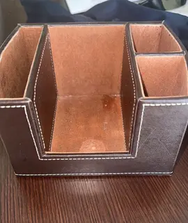 ORGANISEUR POUR BUREAU OU TELECOMMANDE