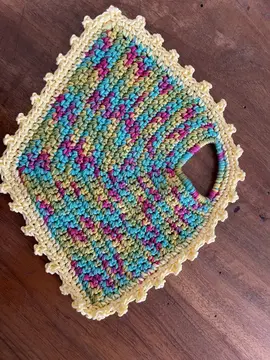 Maniques faites à la main