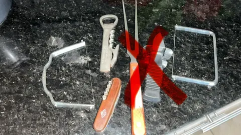 PLUSIEURS USTENSILES DE CUISINE