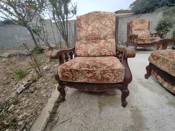 canapé et deux fauteuils anciens