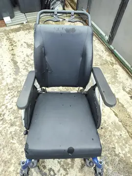 fauteuil pour personne handicapée