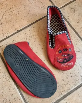 P. 31 Chausson rouge.