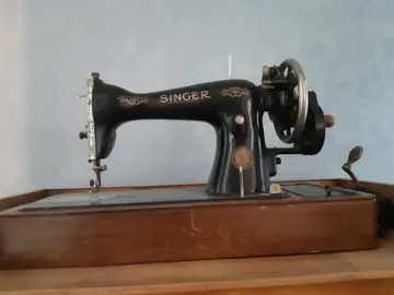 machine à coudre singer à main années 1955