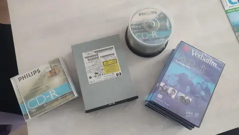 ensemble lecteur graveur+cd