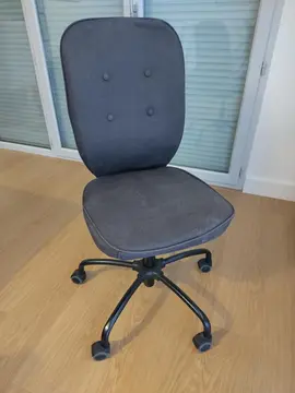 Chaise de bureau à roulettes