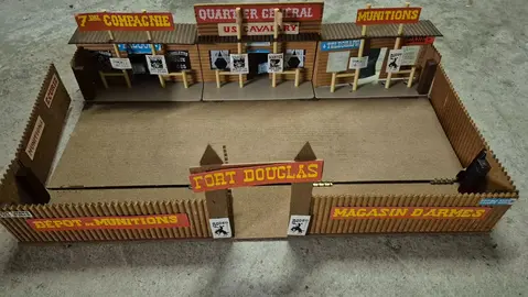 Fort Far West en bois