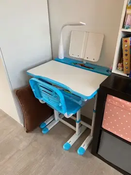 Bureau et chaise enfants, réglables en hauteur